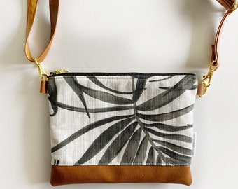 Small crossbody bag in white and green leaf