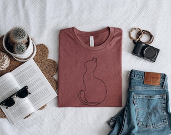 Minimalist One Line Cat T-Shirt, Gildan 5000 Aesthetic Cat Outline Tee, Simple Art Cat Shirt, Cat Lover Gift, Modern Minimal Graphic Tee
