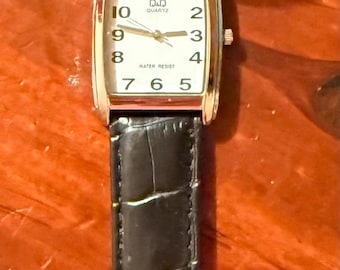 Q&Q タンク シルバートーンウォッチ レザーバンド