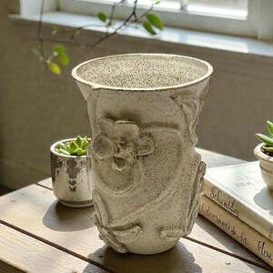 Freckled Ceramic Vase With 3D Flowers