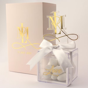 Acrylic Wedding Favor Box – Gold Accent Elegant Gift
