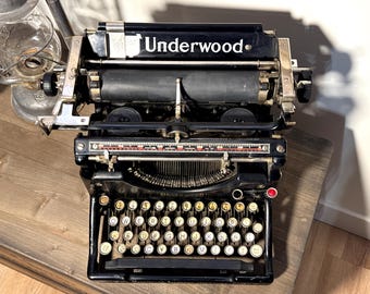 Antique Underwood No. 5 Typewriter (1926–1927) Vintage Industrial Decor USA