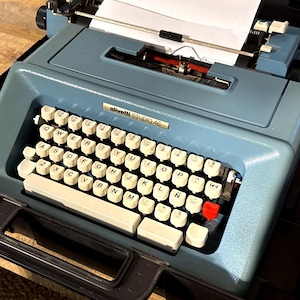 Olivetti Studio 46 Blue Typewriter | Fully Working | Professionally Serviced | New Ribbon | Original Carrying Case | Vintage Italian Design