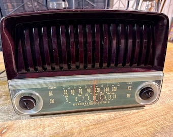Vintage General Electric Tube Radio 1940s-50s | American Marbled Bakelite Radio | Powers On