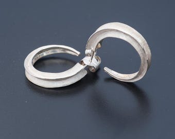 Handmade Silver Hoop Earrings – Minimalist Sterling Silver Hoops 3 cm | Artisan Jewelry Okra Collection