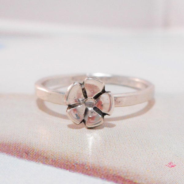 Little Wildflower Ring // Sterling Silver