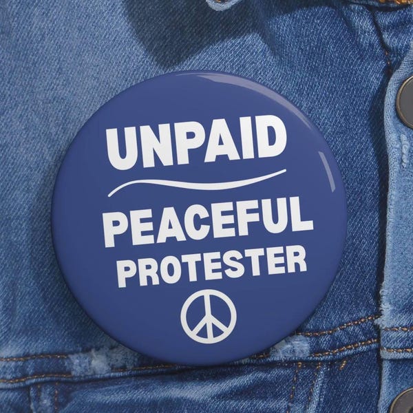 Demonstrant Pin | Aktivistin Abzeichen für soziale Gerechtigkeit