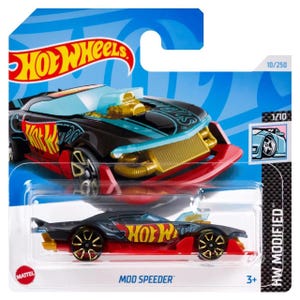 Puede incluir: Un coche de juguete Hot Wheels Mod Speeder negro y rojo. El coche presenta detalles dorados en el motor, un parabrisas azul claro y el logotipo de Hot Wheels. El embalaje es azul y blanco.
