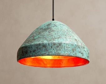 Lámpara colgante de cobre con pátina verde hecha a mano: cúpula rústica de granja