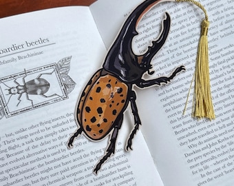 Marcador de página Besouro Hércules - Marcador de página em cartão com borla - Ilustração científica - Presente para leitor de entomologia - Amante de livros sobre insetos