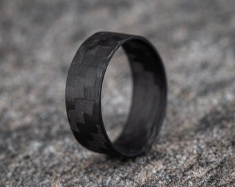 PRE-MADE Size 10 1/2 Width 8 mm Pure Carbon Fiber Ring - Horizontal Pattern Gloss Finish