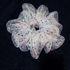 Överdimensionerad Statement Star Organza Scrunchie – Transparent Hår Scrunchie – Söta Håraccessoarer – Handgjord Scrunchie