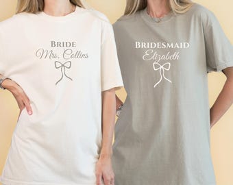 Camisa de dama de honor, camiseta con lazo coqueto y nombre personalizado, regalo de propuesta de dama de honor, dama de honor, fiesta de bodas, camisa a juego, colores cómodos