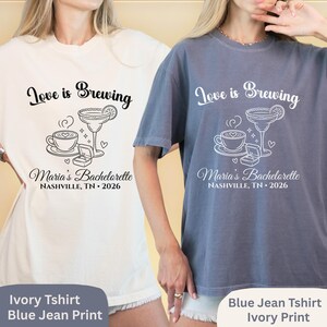 Camiseta de despedida de soltera "Love Is Brewing", camiseta personalizada para fiesta de despedida de soltera con temática de café, camiseta personalizada para la novia y las damas de honor, camisetas a juego para la despedida de soltera. imagen 6