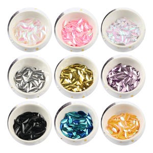 350pcs Leaf Shape Paillettes Sequins with Hole for Sewing, Crafts, Costume Making & DIY Decorations