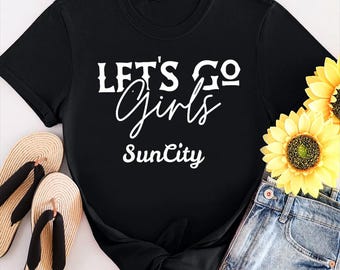 Camiseta Lets Go Girls: Camiseta a juego personalizada para el grupo de amigas que viajan a la ciudad para la despedida de soltera.