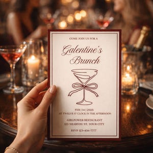 Invitación Minimalista de Galentine con Copa Martini, Diseño Elegante para Brunch, Invitación Chic y Sofisticada - Invita a tus amigas HOY.