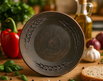 Handgemachte Platte aus rotem Ton, geschnitztes Weizen-Design, rustikales Geschirr