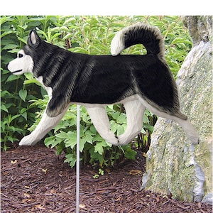 Alaskan Malamute Garden Stake - Multiple Colors Available