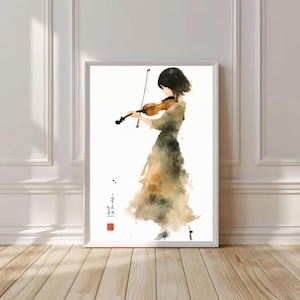 Può includere: Dipinto ad acquerello di una persona che suona il violino. La figura indossa un abito fluente con sfumature di verde e marrone. Il violino è di un caldo colore marrone. L'opera è incorniciata in un bordo bianco e su sfondo bianco.