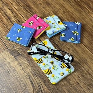 Eyeglass Cleaning Cloth with Finger Pockets, Microfiber Cloth, Bumble Bee Fabric, Handmade