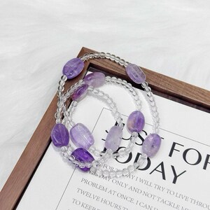 Natürliches Amethyst Trommelstein & 4 mm Bergkristall 3-Wickel-Armband, Boho Kristallperlen Armband, handgemachter Heilschmuck, lila Edelstein Geschenk