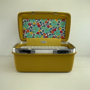 Vintage Samsonite Train Case Charging Station with Fabric Covered Cork Board image 9