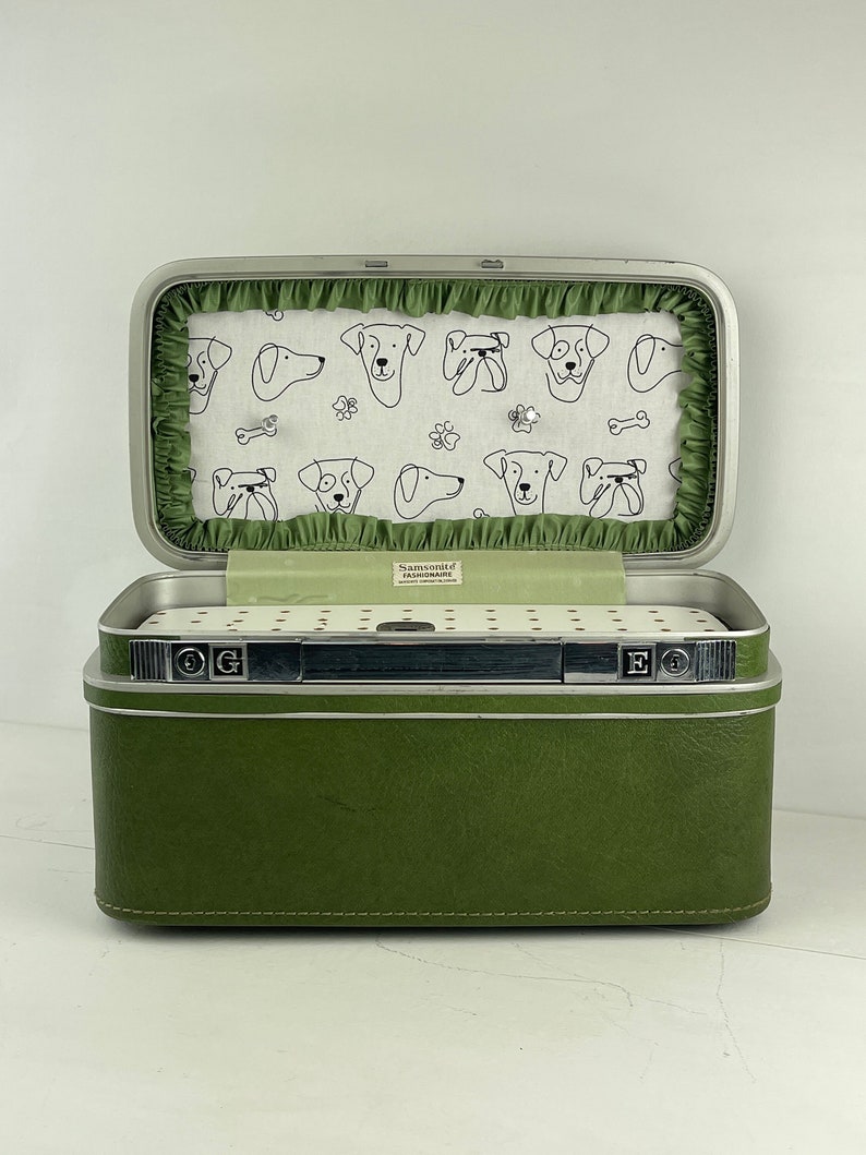 Vintage Samsonite Train Case Custom Charging Station for phones & iPods in Color of your choice image 1