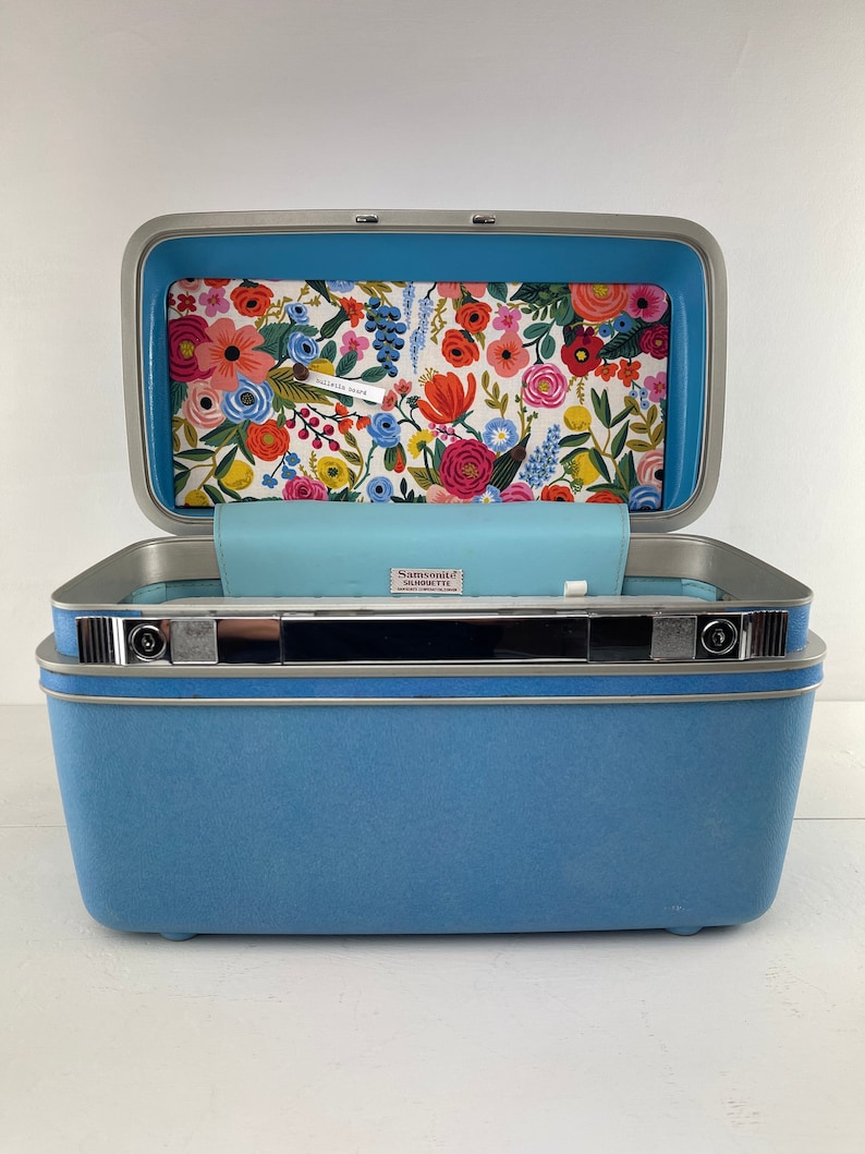 Vintage Samsonite Train Case Custom Charging Station for phones & iPods in color of your choice image 1