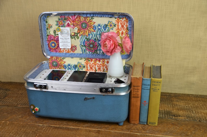 Vintage Samsonite Train Case Custom Charging Station for phones & iPods in Color of your choice image 9