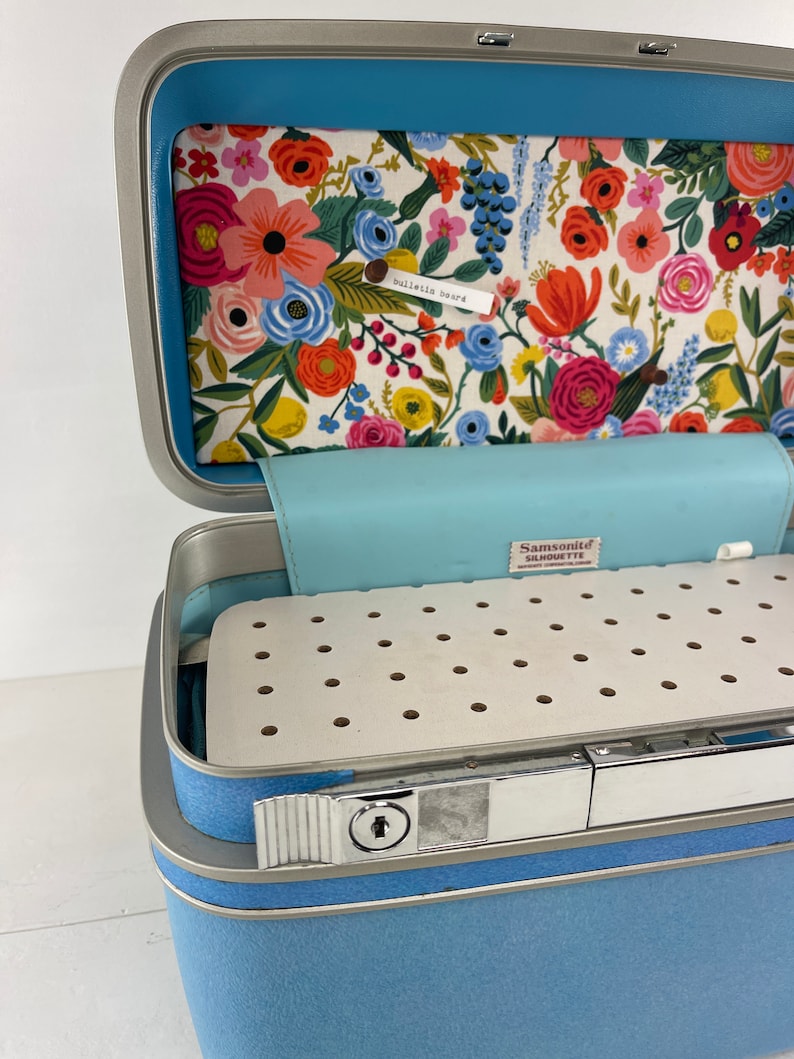 Vintage Samsonite Train Case Custom Charging Station for phones & iPods in Color of your choice image 10