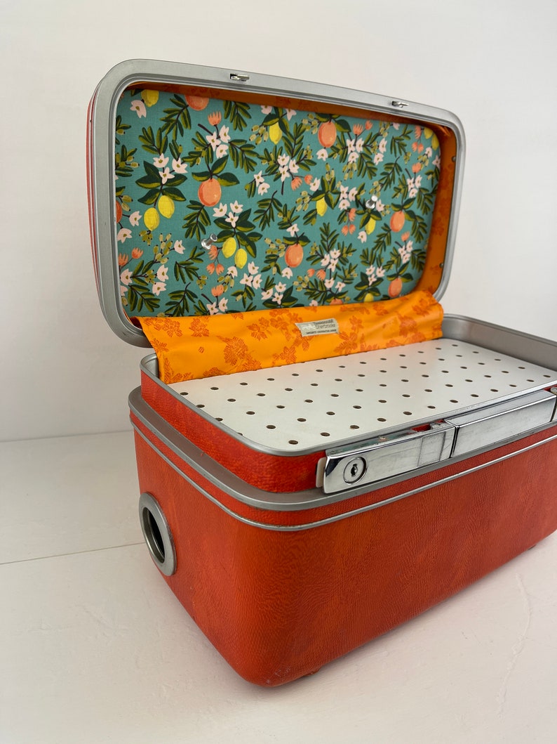 Vintage Samsonite Train Case Charging Station with Fabric Covered Cork Board image 10