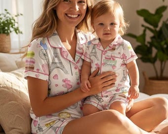 Romantisches Paris Pyjama Set, Mama und Kinder Paris Print PJs, Eiffelturm Familien Nachtwäsche, süßes Mutter und Kinder Lounge Set Geschenk