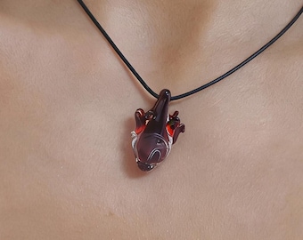 Handgemachte Rote Glas Fisch Halskette, Borosilikat Ozean Schmuck, Strand Enthusiast Geschenk