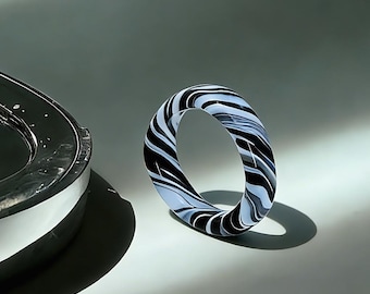 Handgemachte Schwarz Weiß Wirbel Glas Ring, Moderne Kunst Schmuck, Minimalistisches Geschenk