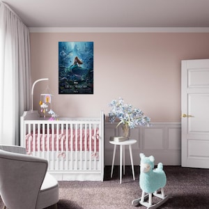 Die kleine Meerjungfrau Live Action Movie Poster - Klassischer matter Papierdruck, Ozeanfarben und lebendige Charaktere Bild 5