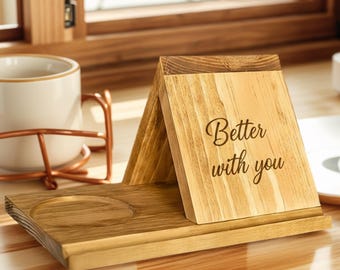 木製ブックスタンドホルダー、マグホルダー、タブレットスロットノートトレイ付き - 本、電子書籍リーダー、コーヒー、メモ用の読書スタンド、友人へのギフト