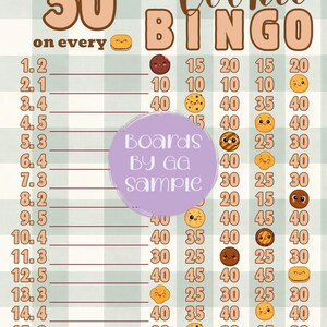 Può includere: Un tabellone del gioco del Bingo dei biscotti con uno sfondo a scacchi verde chiaro e bianco. Il tabellone presenta il testo "50 Cookie Bingo" in marrone, insieme a numeri, illustrazioni di biscotti e il testo "Boards by GG sample".