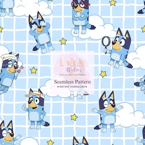Puede incluir: Patrón sin costuras con perros azules de dibujos animados en varias poses, sobre un fondo de cuadrícula azul claro con nubes blancas y estrellas amarillas. También se ve el texto "LYKA Atelier" y "Seamless Pattern".