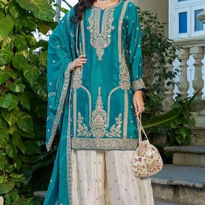 Conjunto de traje palazzo de seda chinon con bordados y lentejuelas, ideal para fiestas, de diseñador indio.