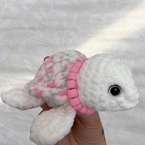 Tortuga de peluche de ganchillo – Juguete amigurumi de caparazón rosa suave, animal de peluche blandito, decoración para guardería