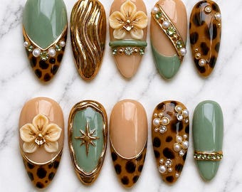 Saliegroene luipaardpers op nagels | Goudkleurige chroom 3D-bloemnagels | Luxe amandelnagels | Aangepaste nepnagels Pearl Cat Eye