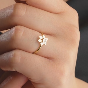 Custom Paw Print Ring Dainty Dog Name Ring Personalized Memorial Ring Sterling Silver Pet Remembrance Christmas Gift for Women