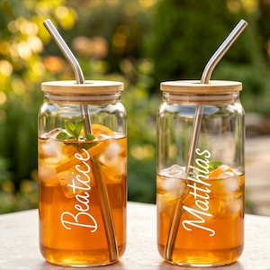 Gepersonaliseerde glazen beker met bamboe deksel en opdruk, perfecte beker voor ijskoffie, een leuk aandenken voor dagelijks gebruik, verjaardags- en feestdagencadeau.