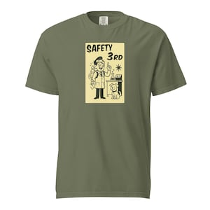 Seguridad 3.ª – Camiseta de humor sobre desastres en laboratorios retro