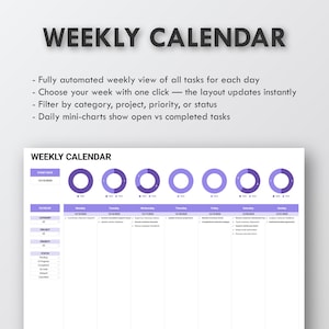Op de afbeelding: Een digitale weekkalendersjabloon met een witte achtergrond en paarse accenten. De kalender toont een weekoverzicht met secties voor elke dag, inclusief minigrafieken en taakcategorie&euml;n. De tekst "WEEKLY CALENDAR" staat bovenaan.