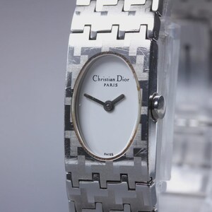 Montre pour femme Christian Dior D70-100 avec cadran argenté et quartz Authentique [presque état neuf] image 2