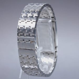 Montre pour femme Christian Dior D70-100 avec cadran argenté et quartz Authentique [presque état neuf] image 4