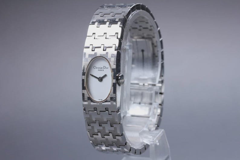 Montre pour femme Christian Dior D70-100 avec cadran argenté et quartz Authentique [presque état neuf] image 1