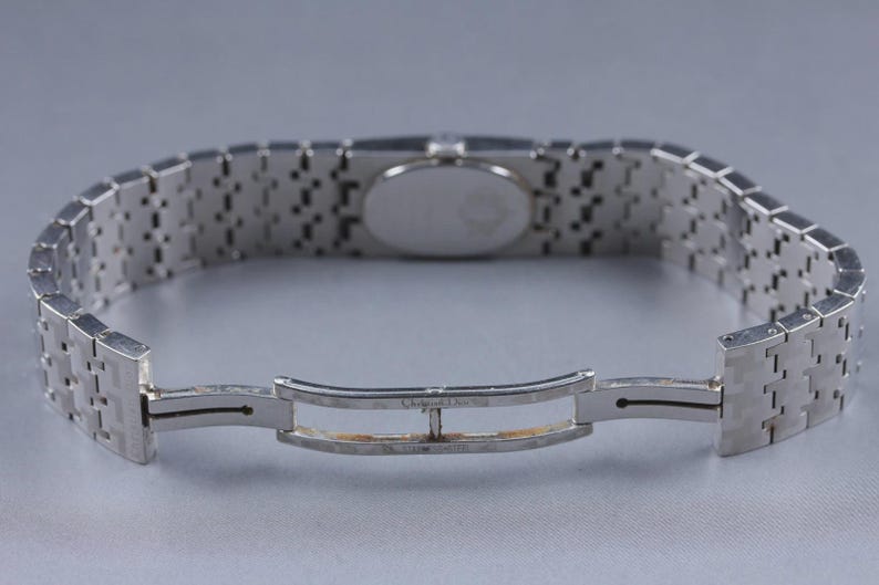 Montre pour femme Christian Dior D70-100 avec cadran argenté et quartz Authentique [presque état neuf] image 8